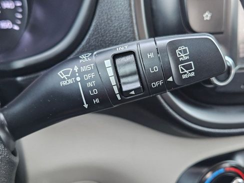 Used 2022 Kia Soul LX FWD image 16