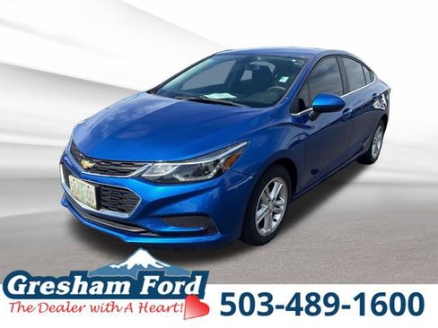 Used 2017 Chevrolet Cruze LT FWD image 1