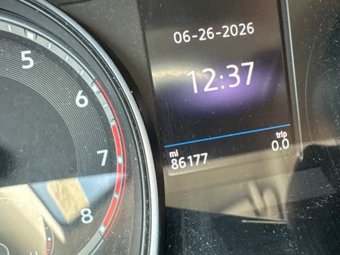 Used 2021 Volkswagen Atlas SE FWD image 12