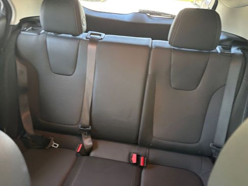 Used 2025 Buick Encore GX Preferred FWD image 40