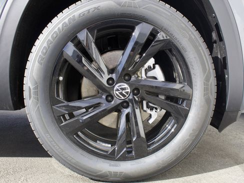 New 2026 Volkswagen Atlas Cross Sport SEL R-Line AWD/4WD image 39
