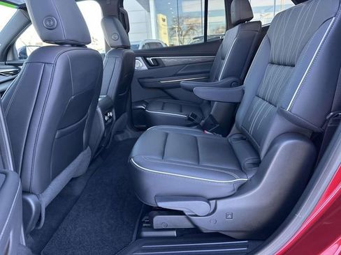 Used 2025 Buick Enclave Avenir w/ Super Cruise Package image 32