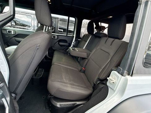 Used 2023 Jeep Wrangler Unlimited AWD/4WD image 24