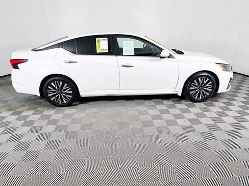 Used 2023 Nissan Altima 2.5 SV image 8