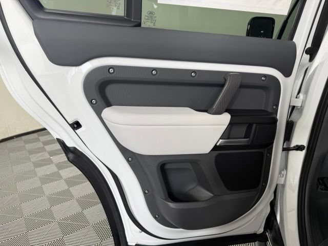 New 2026 Land Rover Defender 110 V8 AWD/4WD image 19