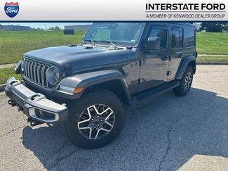 Used 2025 Jeep Wrangler Unlimited Sahara AWD/4WD video 1