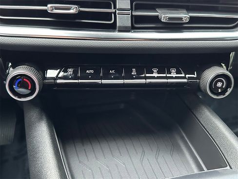 New 2026 Chevrolet Equinox EV LT image 27