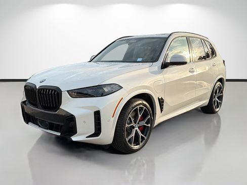 New 2026 BMW X5 xDrive50e w/ Executive Package AWD/4WD image 7