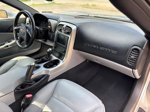 Used 2005 Chevrolet Corvette Coupe w/ Preferred Equipment Group RWD image 22