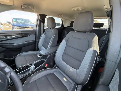 Used 2023 Chevrolet TrailBlazer LT w/ Convenience Package AWD/4WD image 4