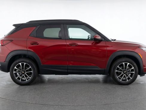 Used 2025 Chevrolet TrailBlazer LT FWD image 11