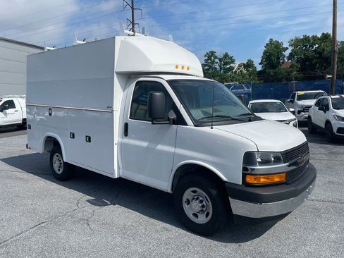 New 2024 Chevrolet Express 3500 w/ Power Convenience Package RWD image 7