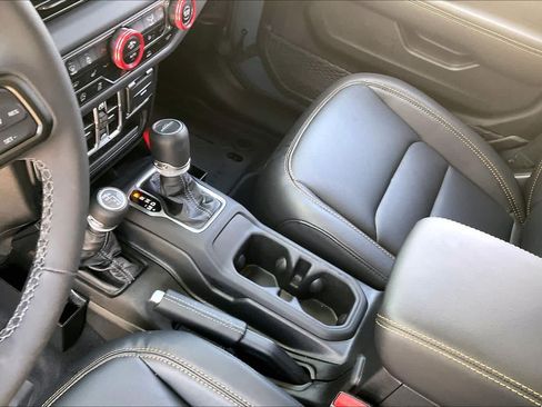 Used 2025 Jeep Gladiator Sport w/ Premium Package AWD/4WD image 30