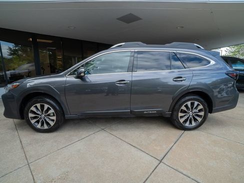 Certified 2025 Subaru Outback Touring w/ Tech Package 3 AWD/4WD image 4