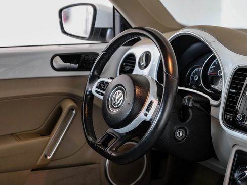 Used 2016 Volkswagen Beetle 1.8T SE FWD image 12