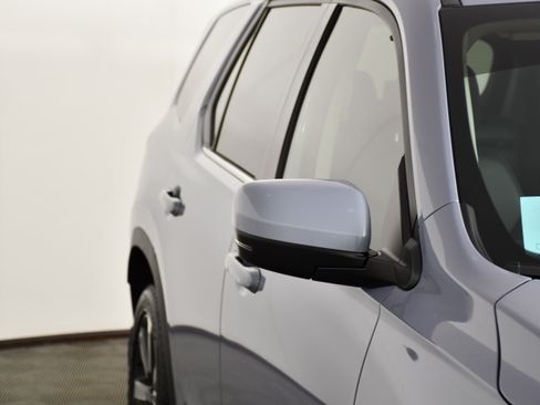 Certified 2025 Honda Pilot Touring image 14