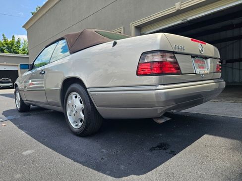 Used 1994 Mercedes-Benz E 320 Convertible image 6