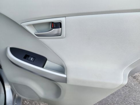 Used 2012 Toyota Prius Two image 17