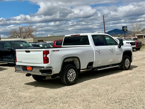 Used 2024 Chevrolet Silverado 2500 LT AWD/4WD image 5