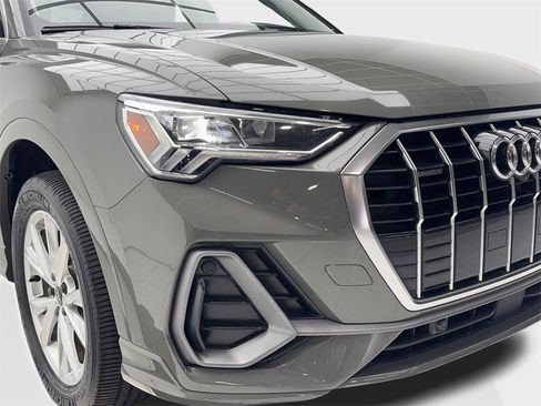 Used 2022 Audi Q3 2.0T Premium Plus image 3