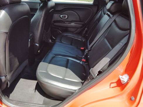 Used 2014 Kia Soul ! w/ Sun & Sound Package FWD image 27