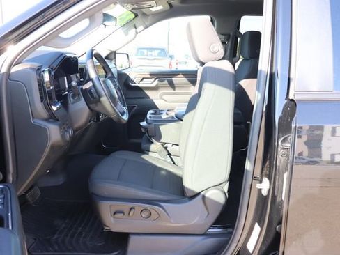 Used 2023 Chevrolet Silverado 1500 LT image 29