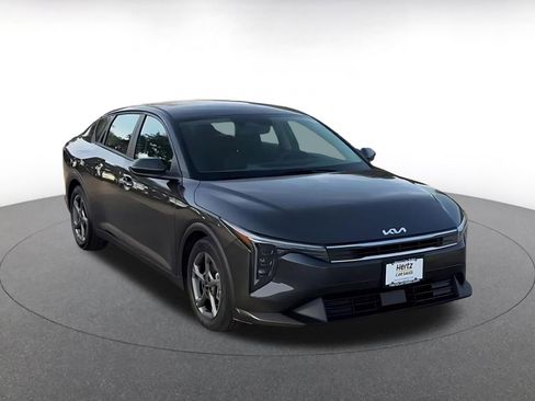 Used 2025 Kia K4 LXS image 3