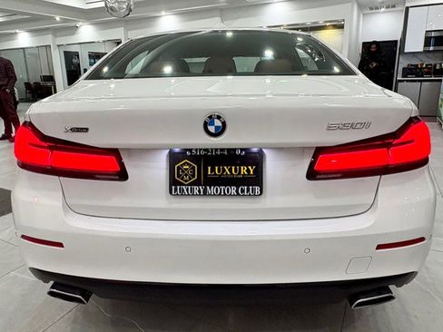 Used 2023 BMW 530i xDrive w/ Convenience Package image 6