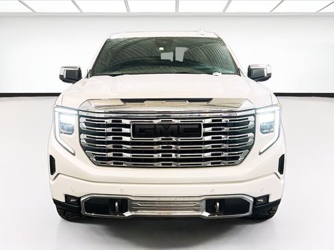 Used 2023 GMC Sierra 1500 Denali w/ Denali Reserve Package AWD/4WD image 2