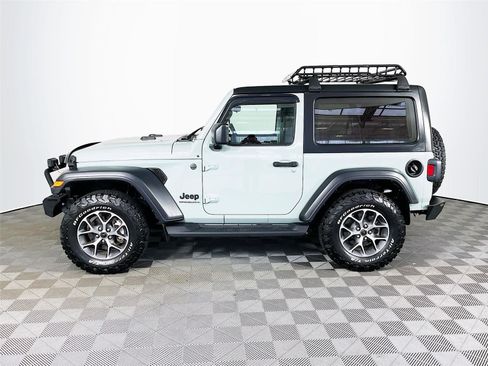 Used 2024 Jeep Wrangler Sport S image 4