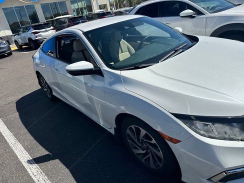 Used 2019 Honda Civic LX image 3