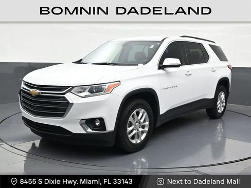 Used 2021 Chevrolet Traverse LT FWD image 1