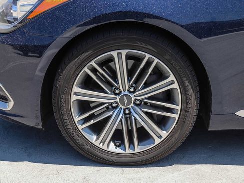 Used 2018 Genesis G80 3.8 RWD image 11