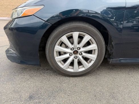 Used 2018 Toyota Camry LE FWD image 7
