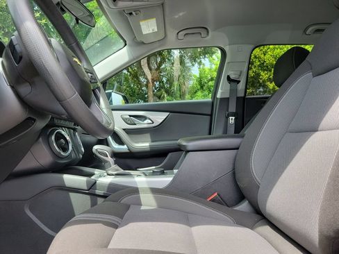 Used 2025 Chevrolet Blazer LT FWD image 26