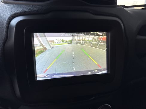 Used 2020 Jeep Renegade Latitude w/ Cold Weather Group AWD/4WD image 24