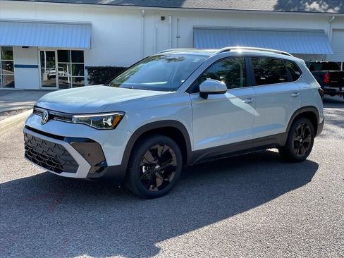 New 2026 Volkswagen Taos SE FWD image 24