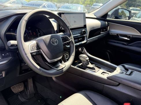 Used 2026 Toyota Grand Highlander FWD image 17