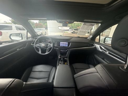 Certified 2026 Cadillac XT5 Premium Luxury w/ LPO, Blue Accent Package FWD image 21