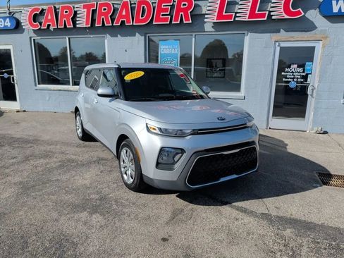 Used 2020 Kia Soul LX FWD image 3