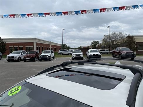 Used 2023 Subaru Crosstrek 2.0i Premium image 16