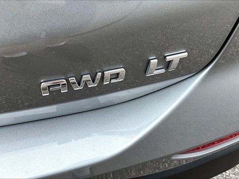 Used 2023 Chevrolet Equinox LT w/ Driver Convenience Package image 27