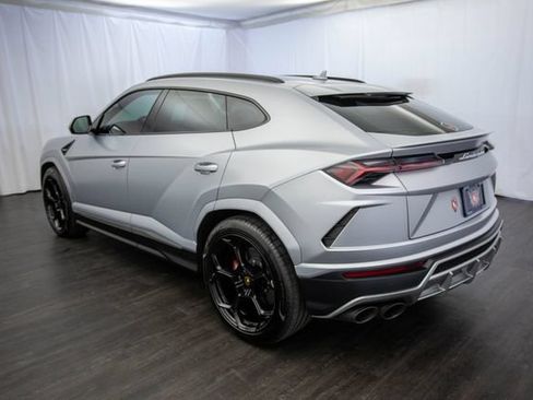Used 2022 Lamborghini Urus AWD/4WD image 11