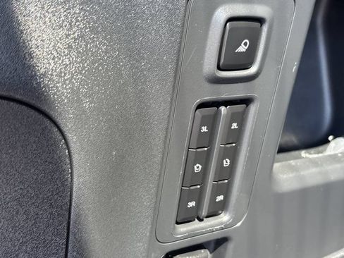 Used 2025 Ford Expedition Platinum w/ Stealth Appearance Package AWD/4WD image 8