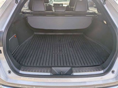 Used 2021 Toyota Venza Limited w/ Advanced Technology Package image 6