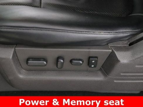 Used 2011 Ford F150 Lariat w/ Lariat Chrome Pkg image 19