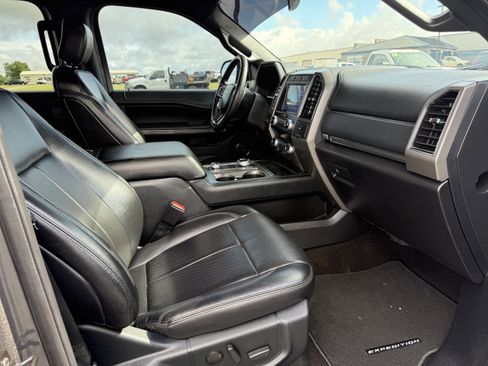 Used 2020 Ford Expedition XLT w/ Equipment Group 202A image 10