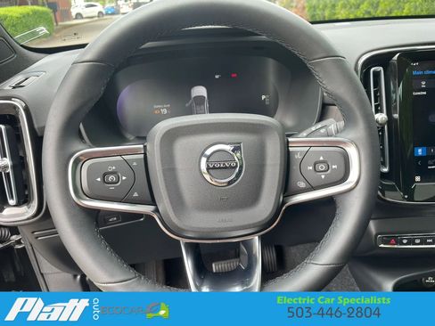 Used 2023 Volvo C40 P8 Recharge Ultimate AWD/4WD image 37