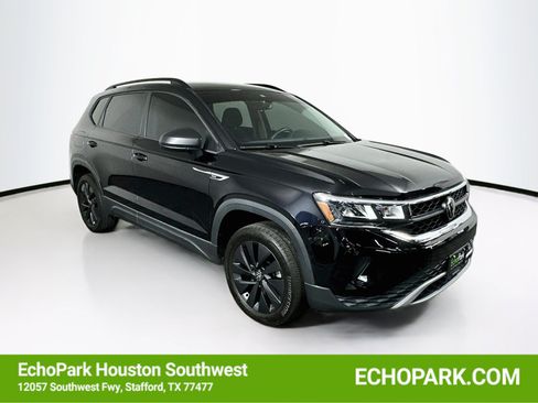 Used 2024 Volkswagen Taos S FWD image 1