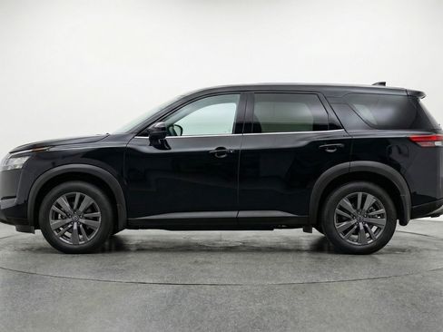 Used 2025 Nissan Pathfinder SV image 5